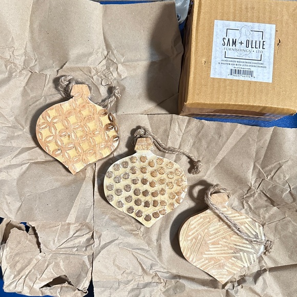 New Set of 3 mango wood ornaments, Sam + Ollie modern farmhouse, Christmas, gift - Picture 12 of 14